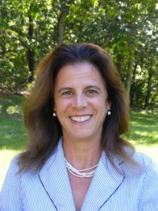 Dr Lisa Nagy